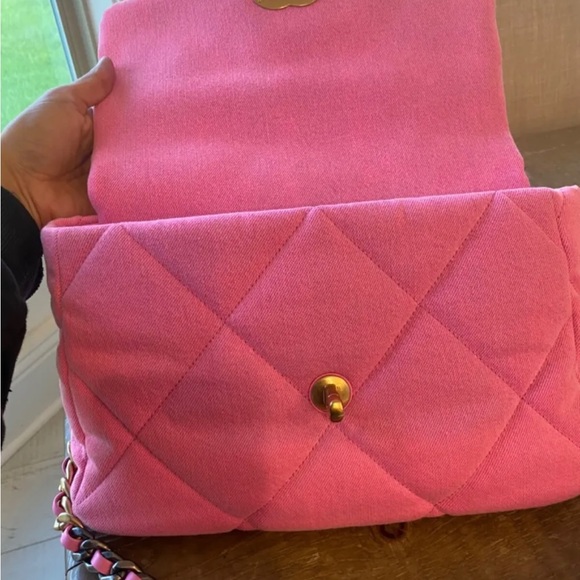 Adorable denim pink Chanel bag - Picture 4 of 11